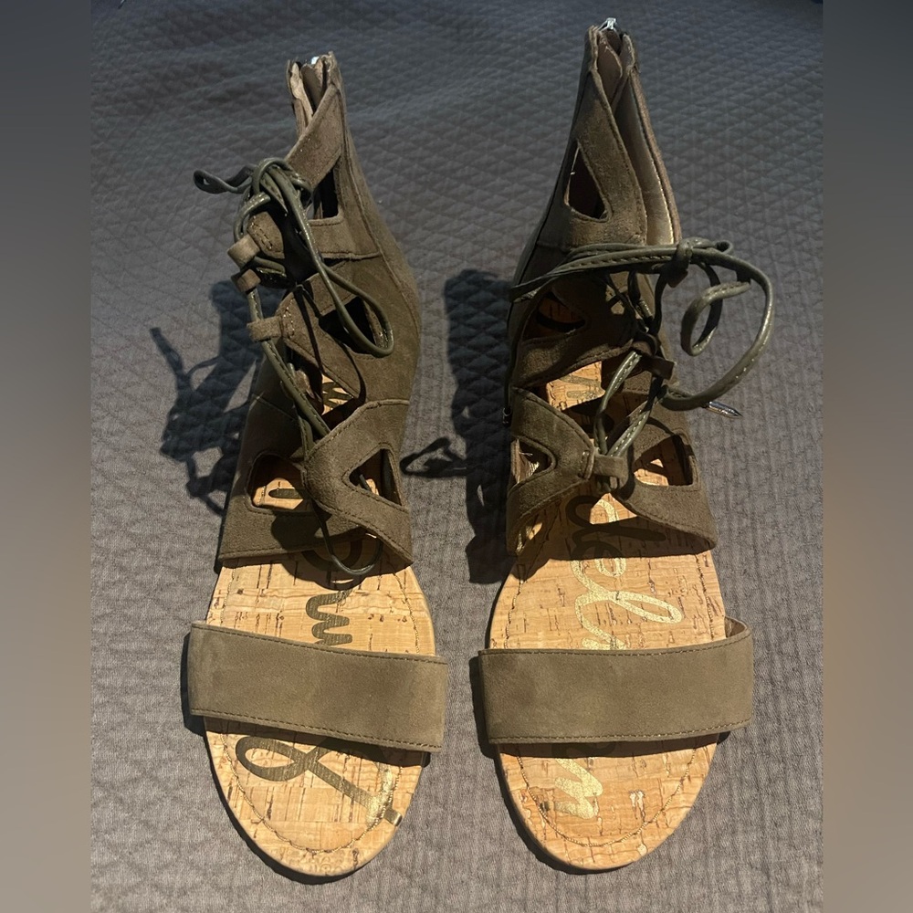 Sam Eldelman sandal comfortable footbed you can wear them all day and night